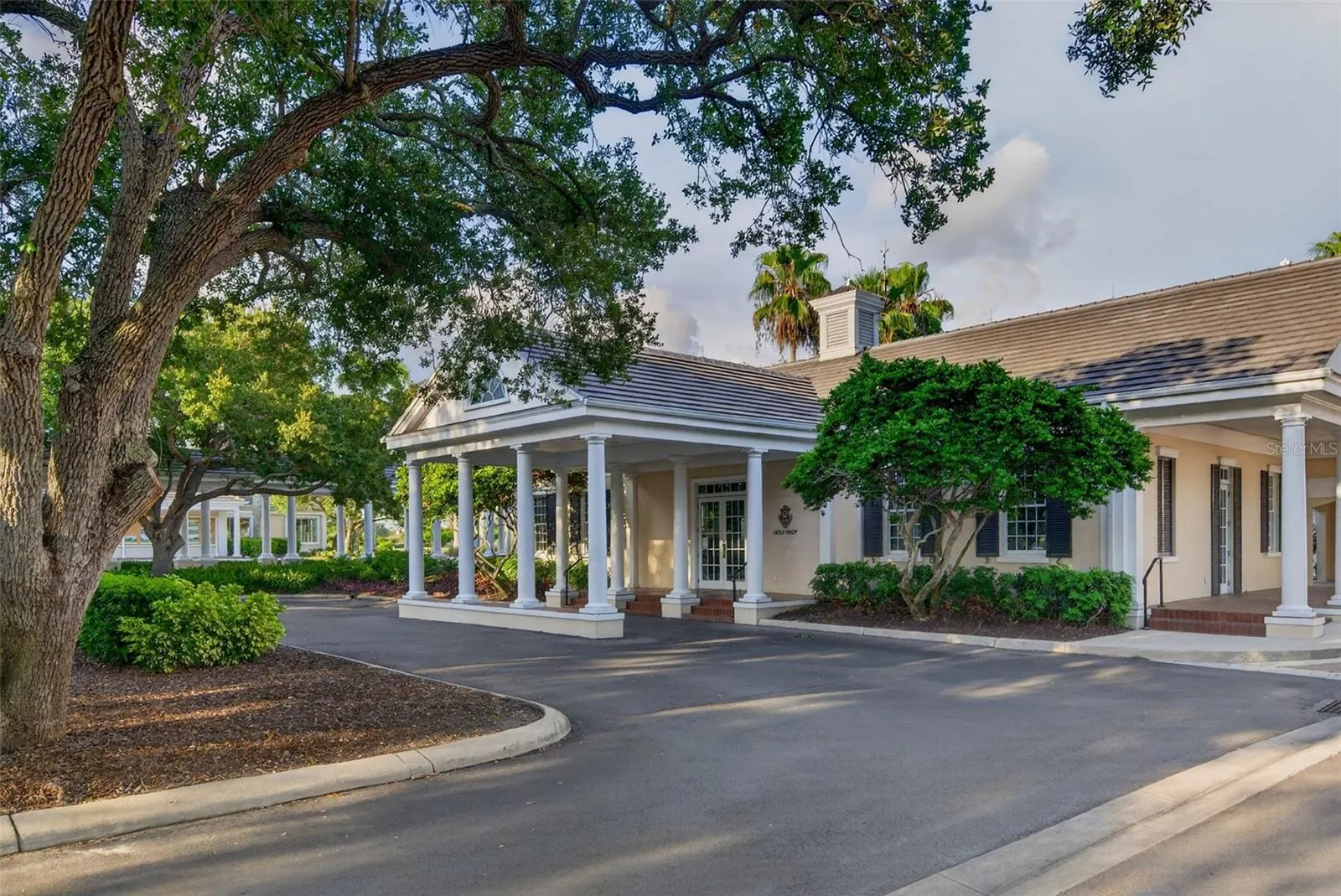 226 SAINT JAMES PARK