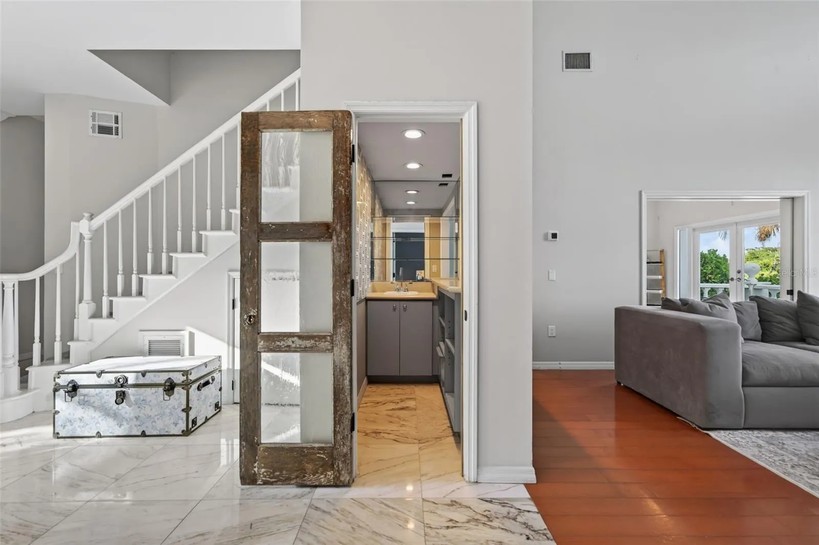 226 SAINT JAMES PARK