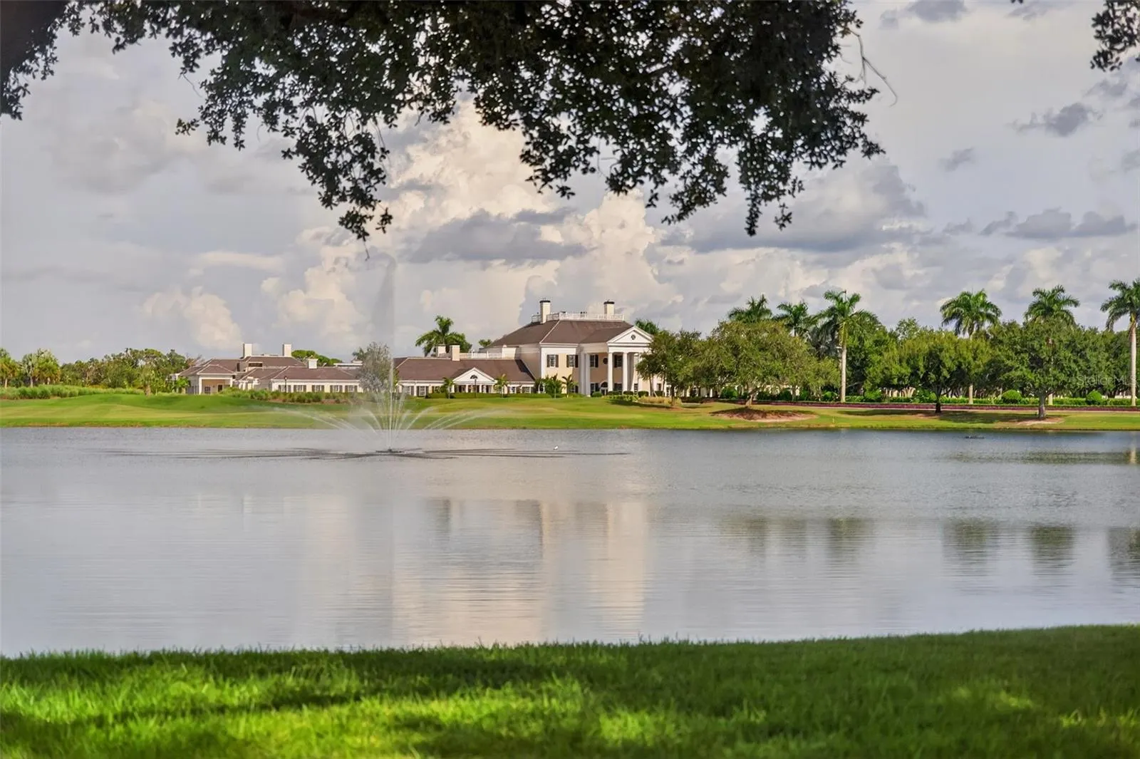 226 SAINT JAMES PARK