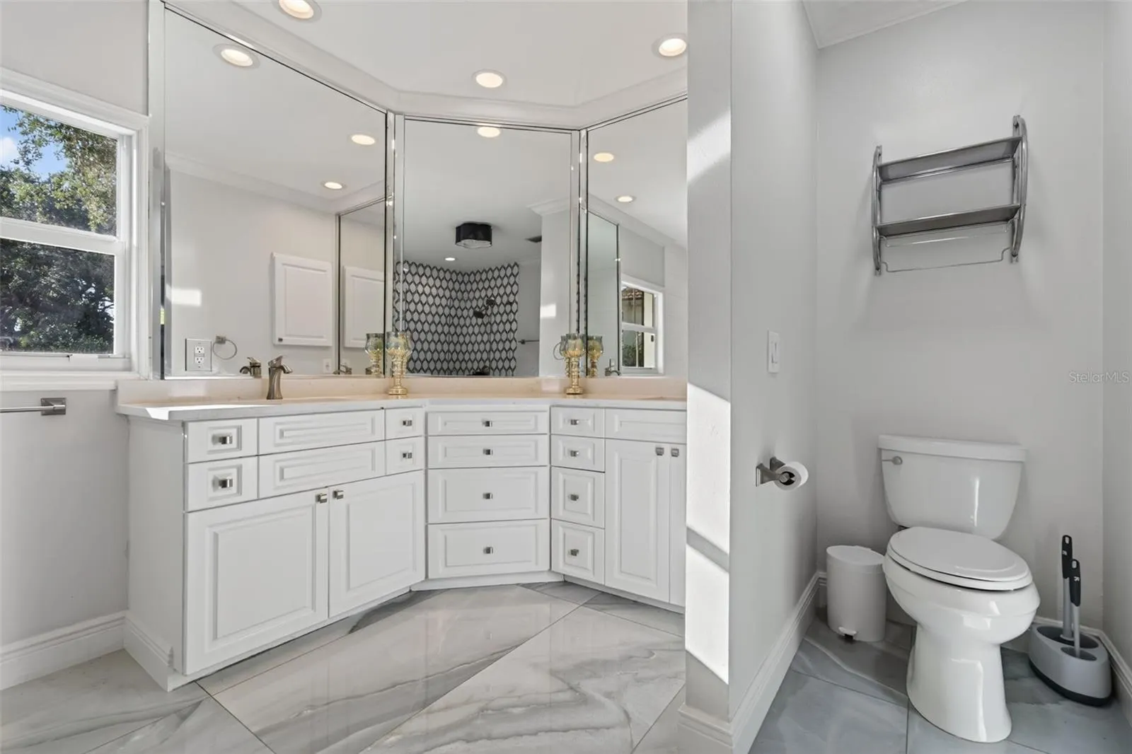 226 SAINT JAMES PARK