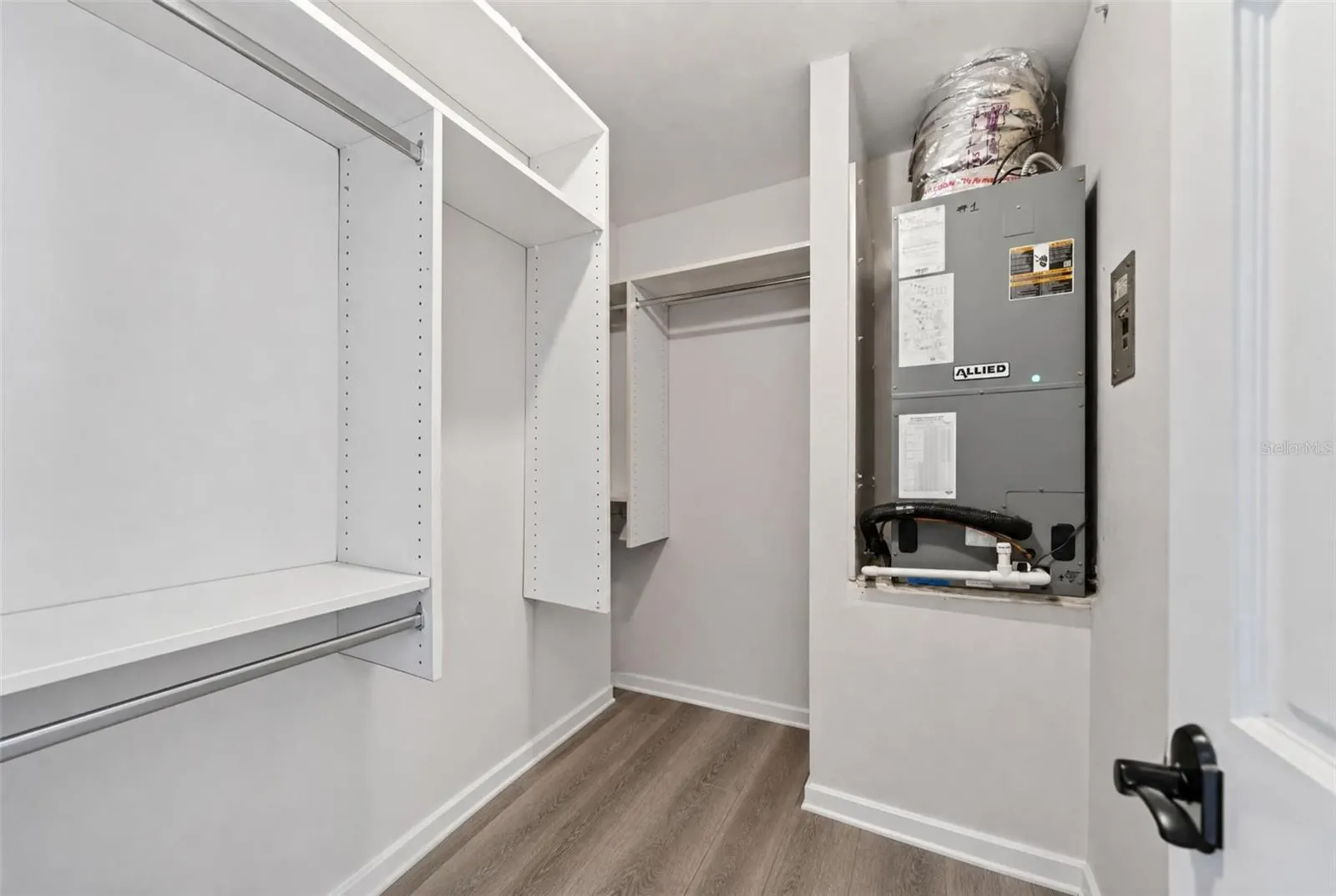 226 SAINT JAMES PARK