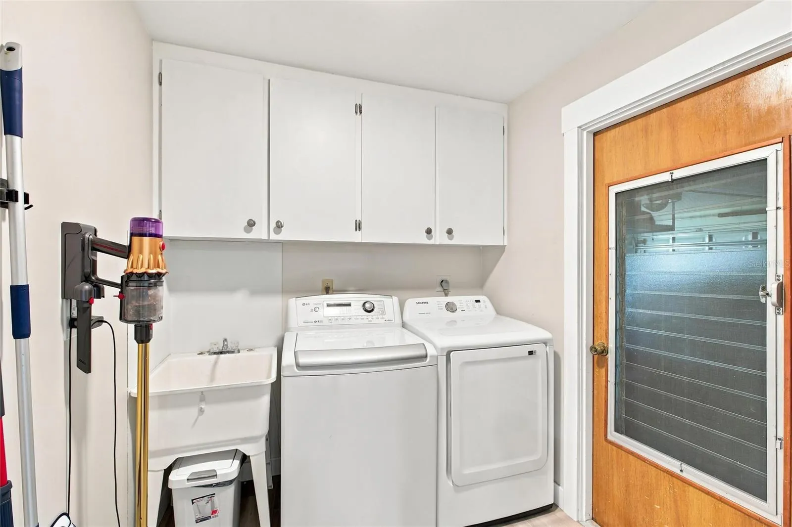 302 DEGAS DR