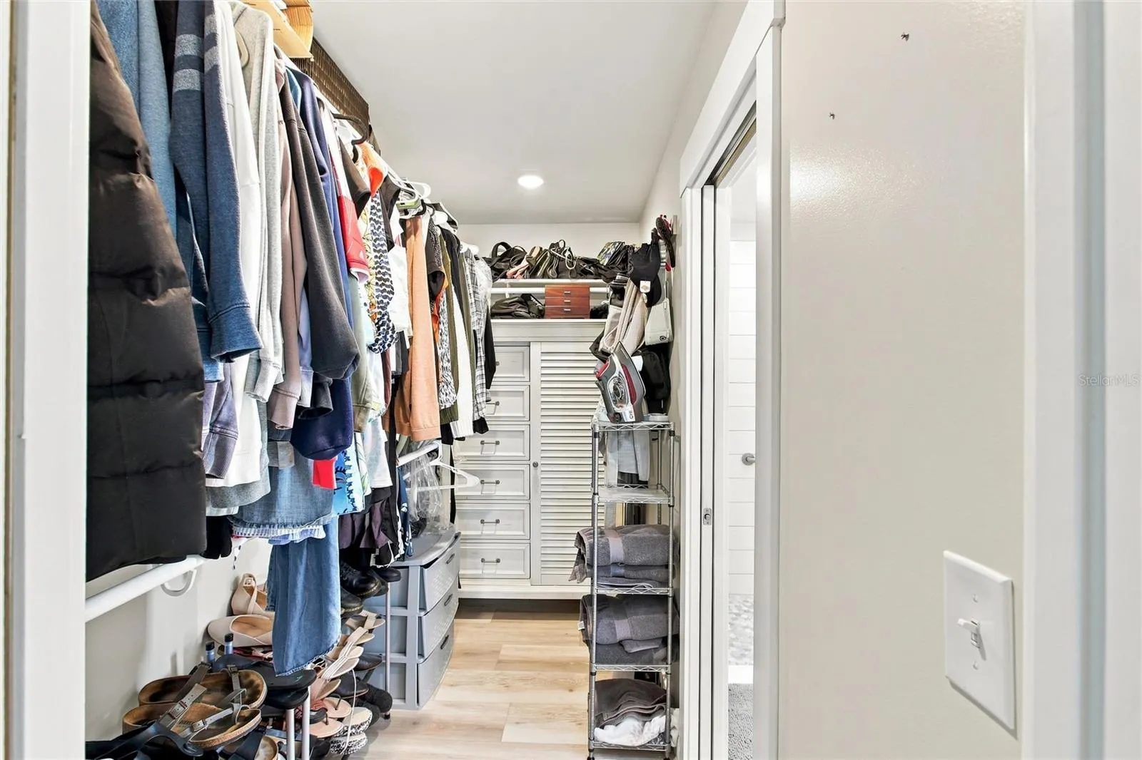 302 DEGAS DR