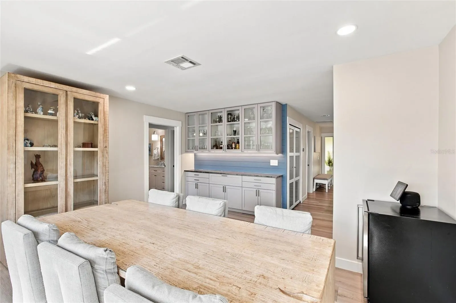 302 DEGAS DR