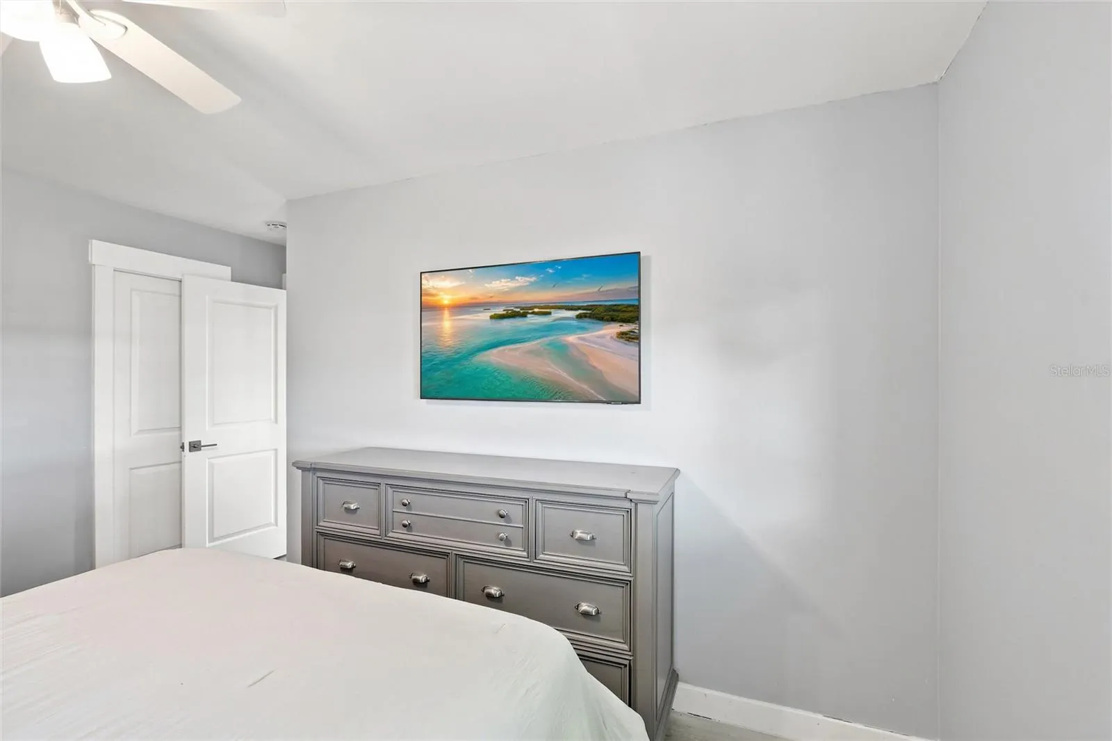 302 DEGAS DR