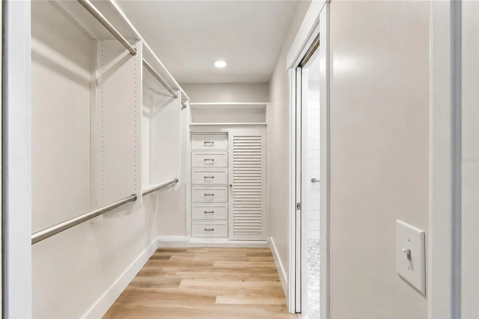 302 DEGAS DR