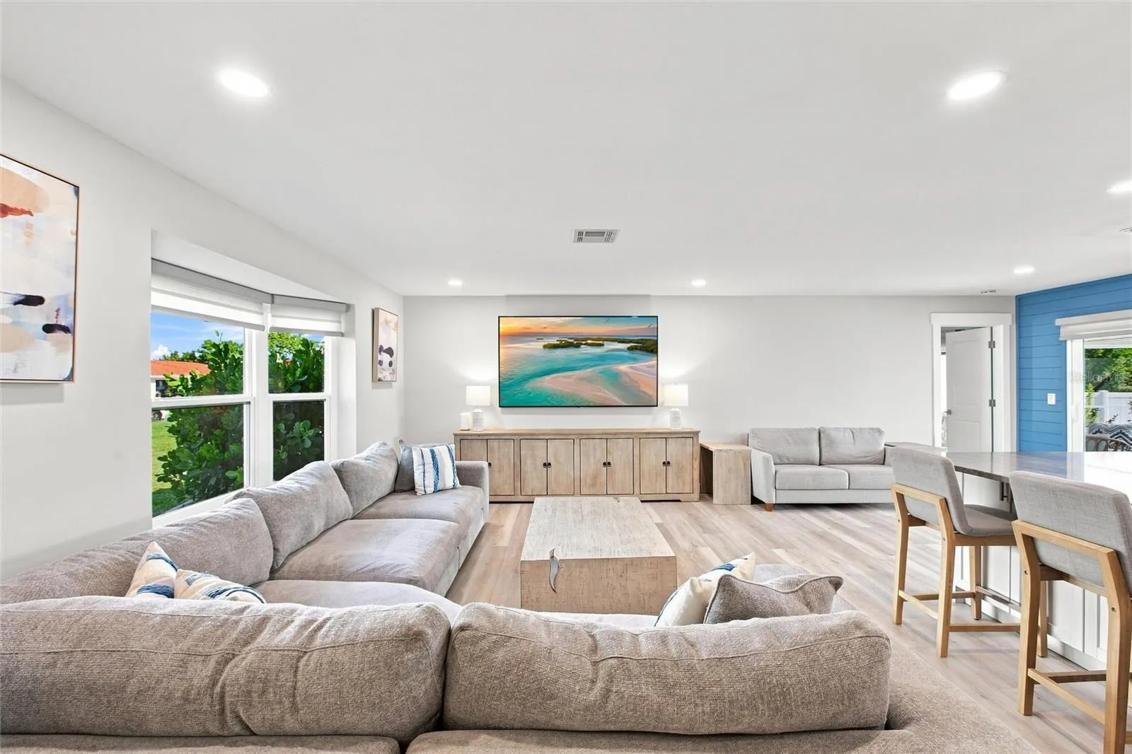 302 DEGAS DR