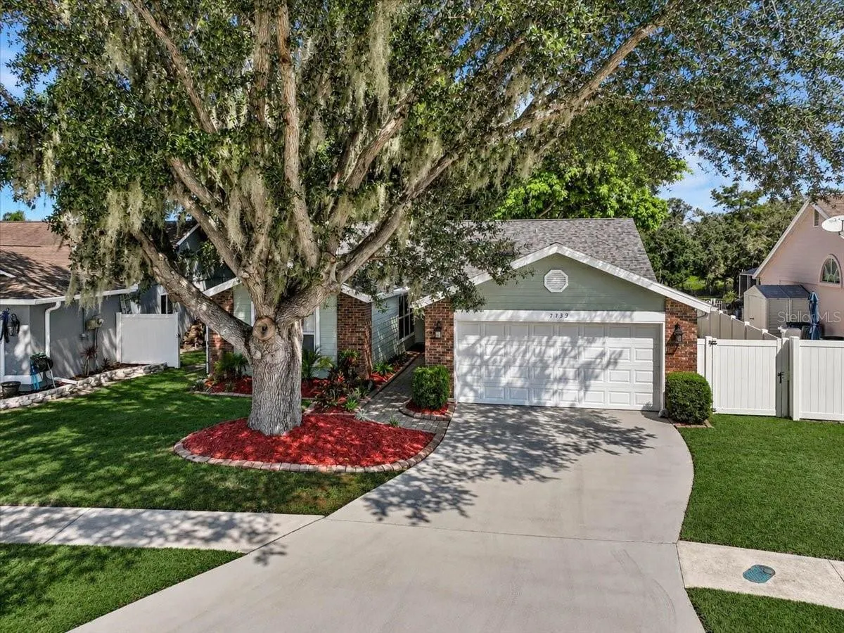 7739 33RD LN E