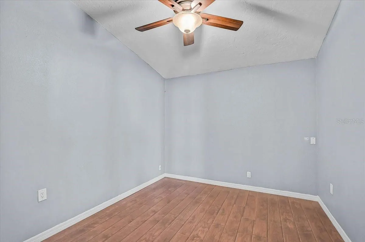 7739 33RD LN E