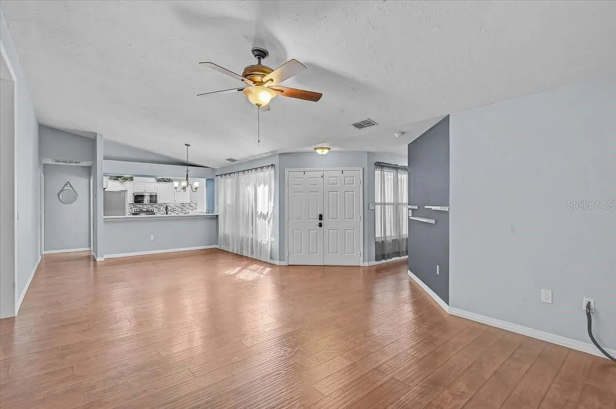 7739 33RD LN E