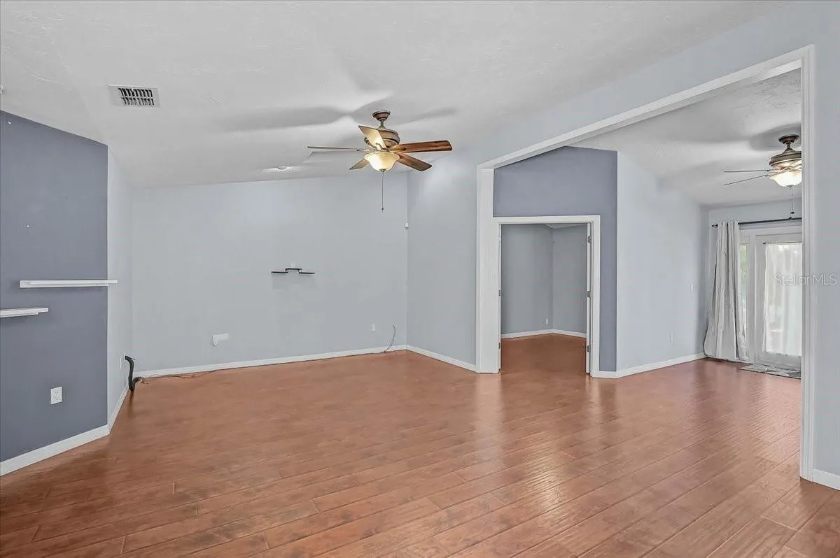 7739 33RD LN E