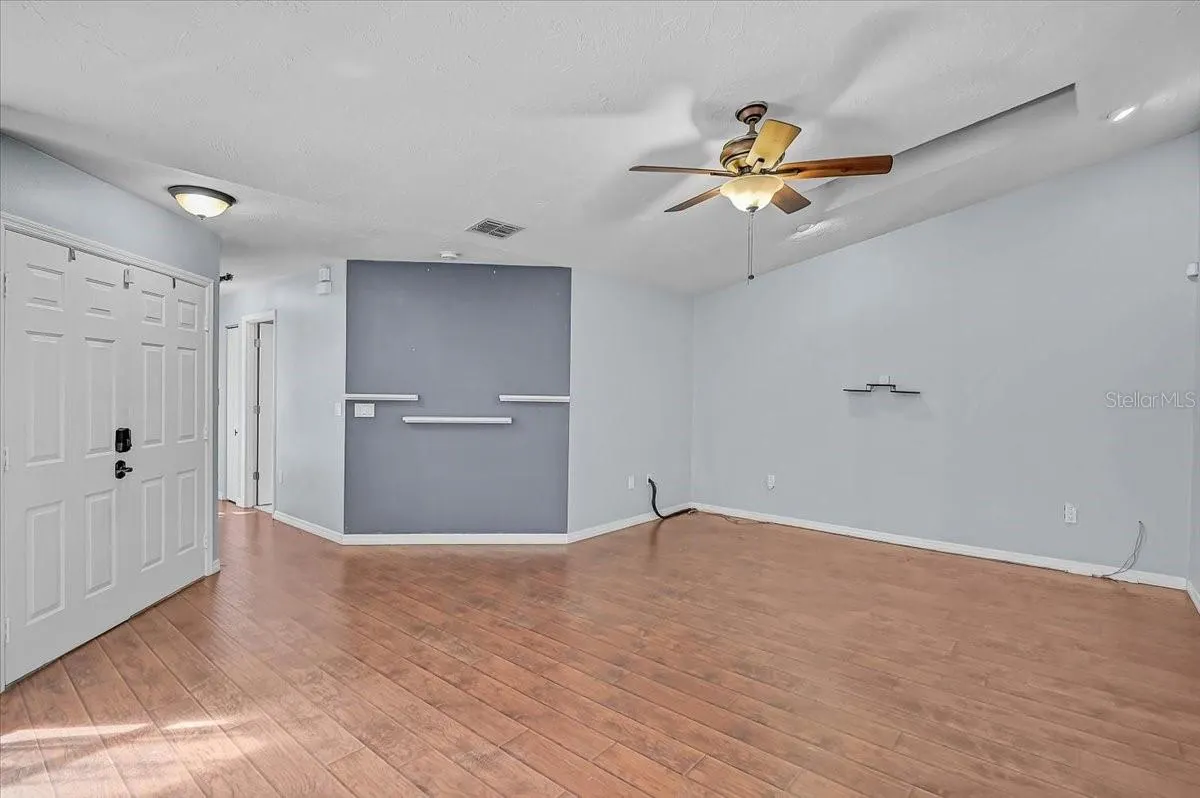 7739 33RD LN E