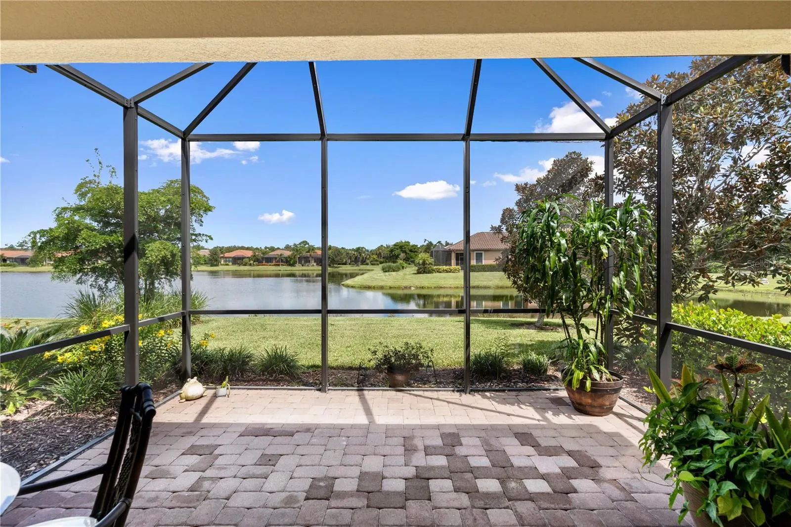 5548 SENTIERO DR