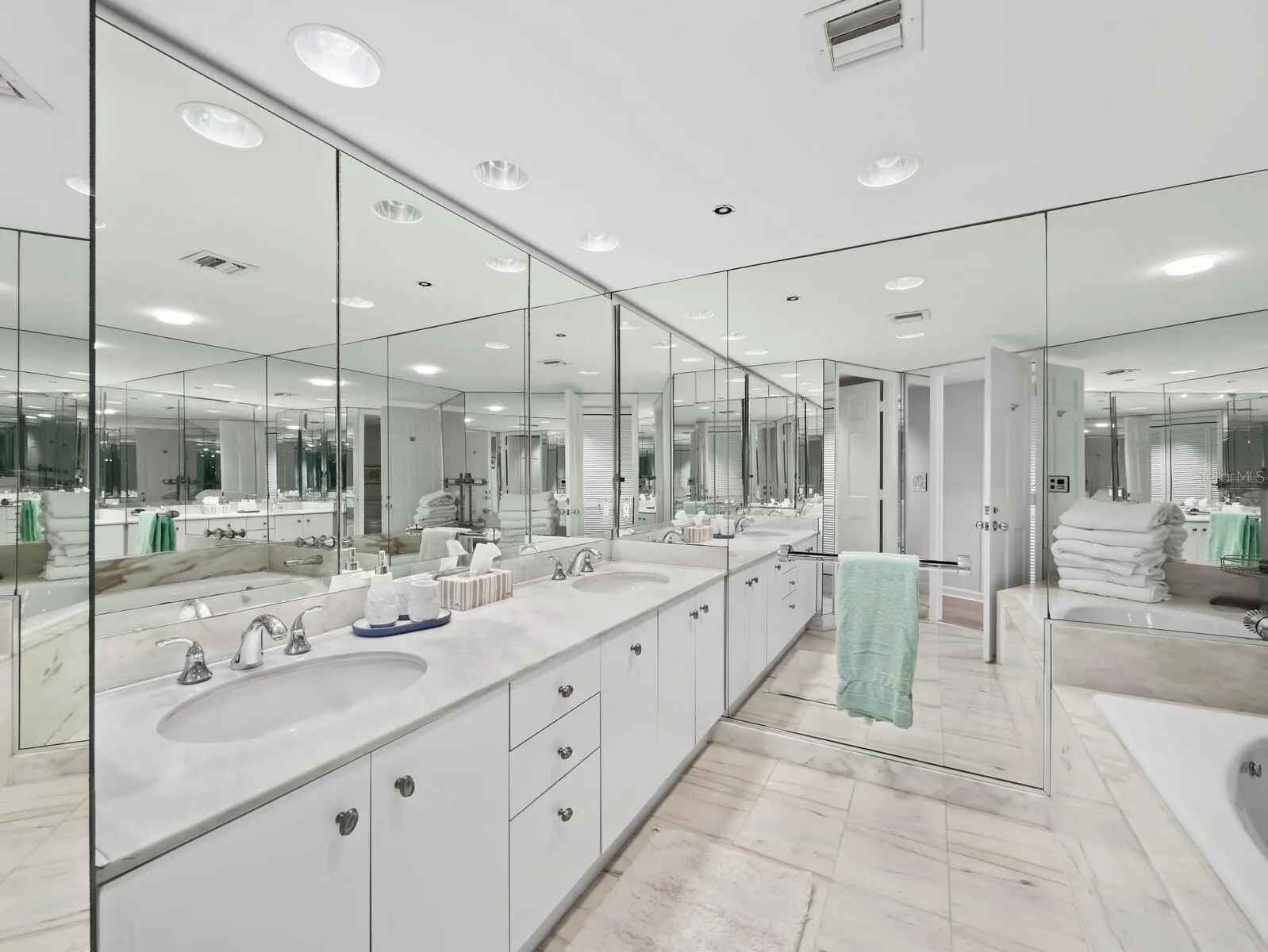 775 LONGBOAT CLUB RD #405 #405