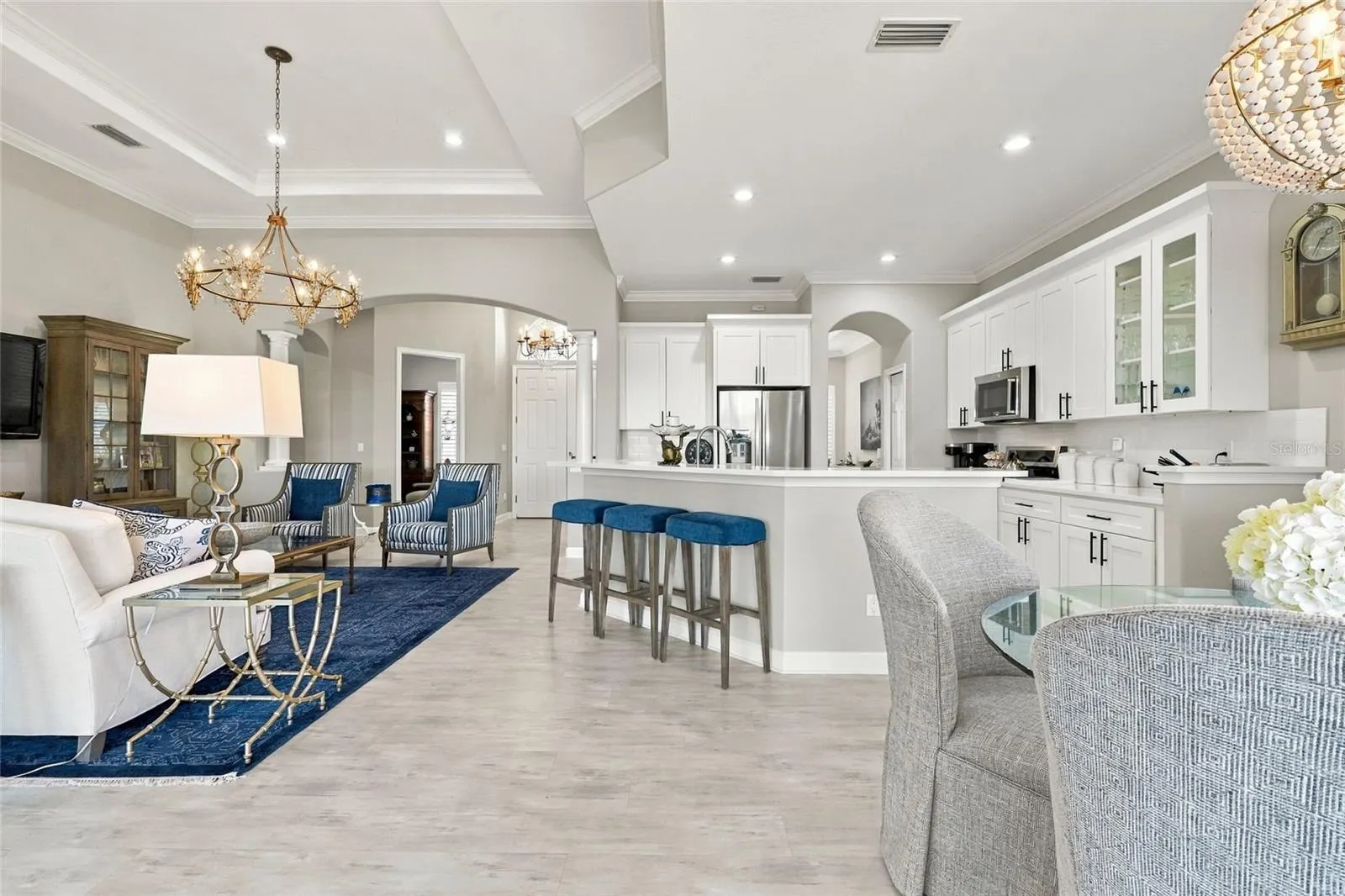 226 MONTELLUNA DR