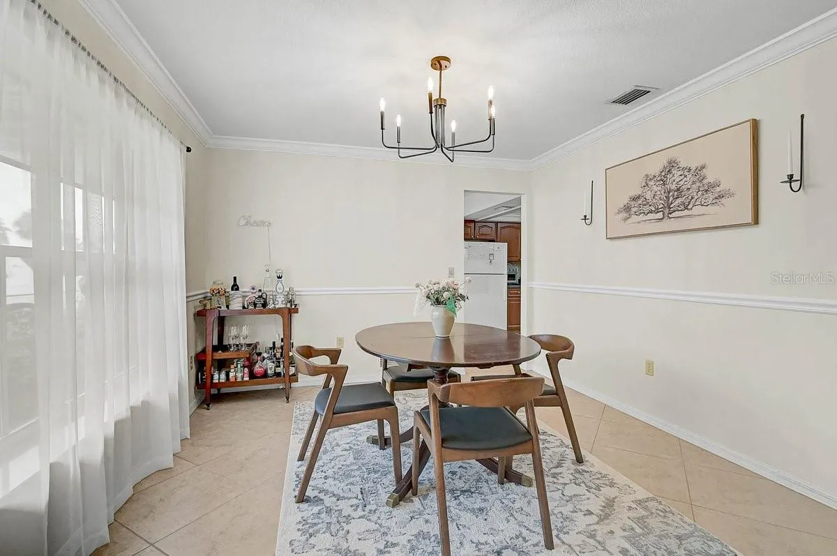 1113 DERIAN PL