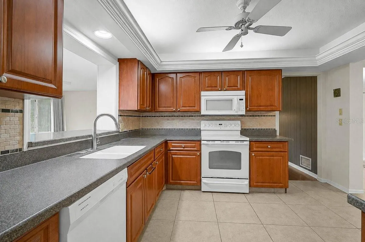 1113 DERIAN PL
