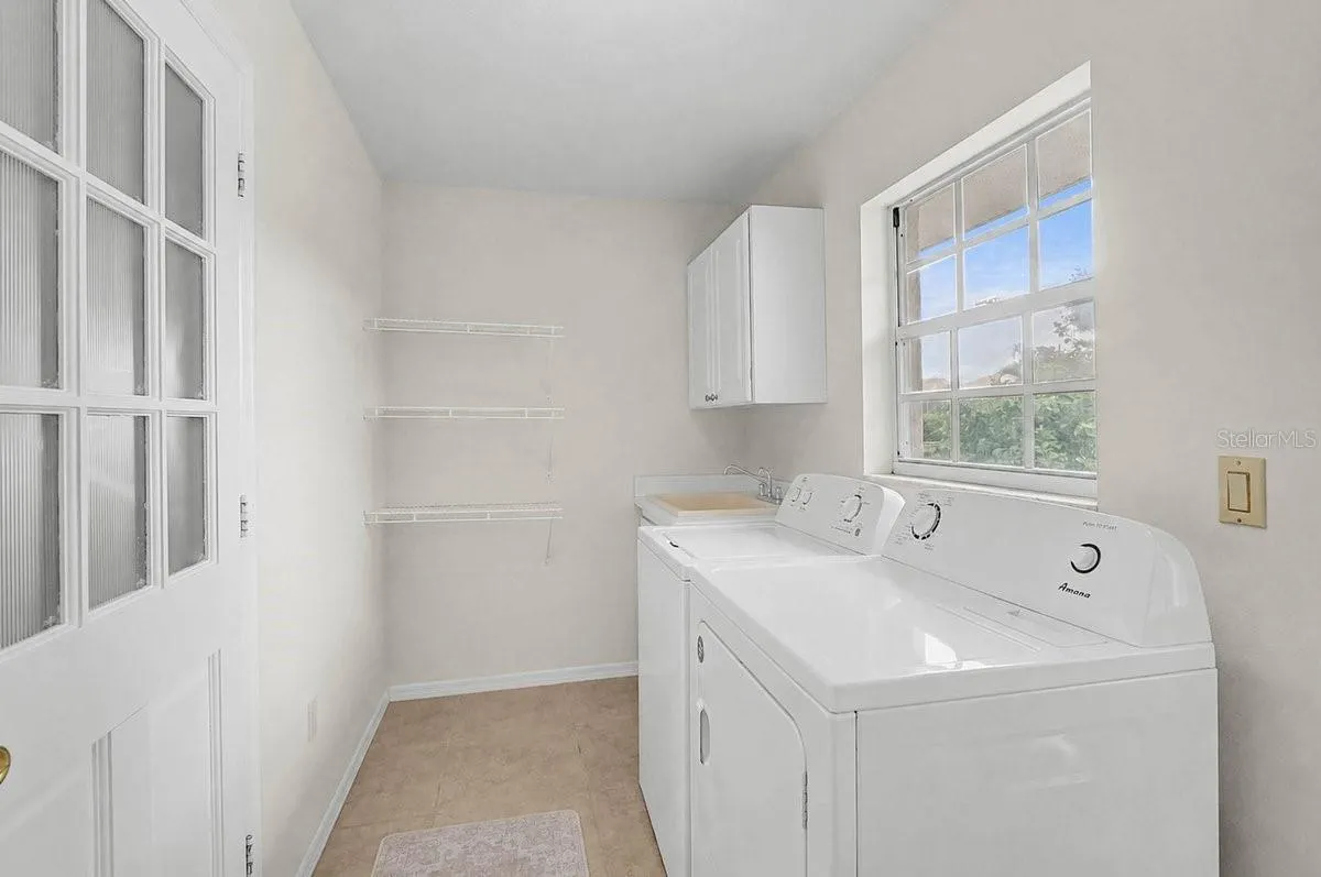 1113 DERIAN PL