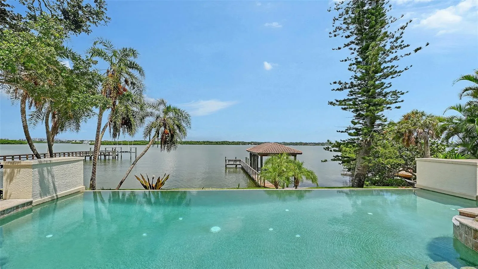1216 N CASEY KEY RD