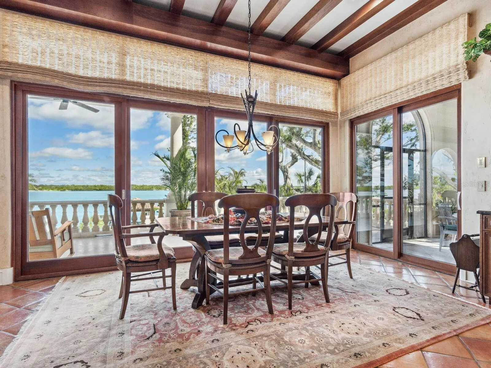 1216 N CASEY KEY RD
