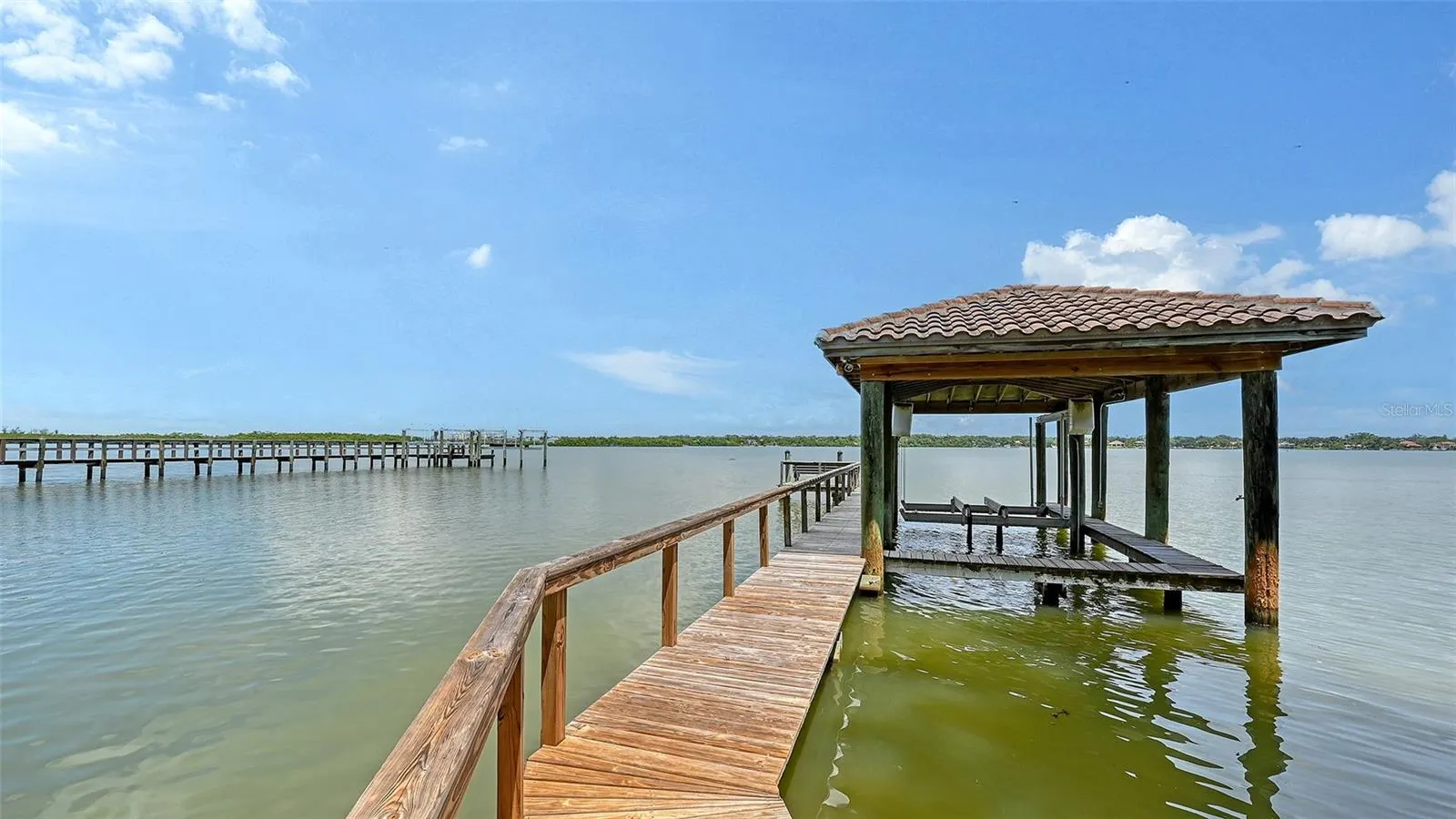 1216 N CASEY KEY RD