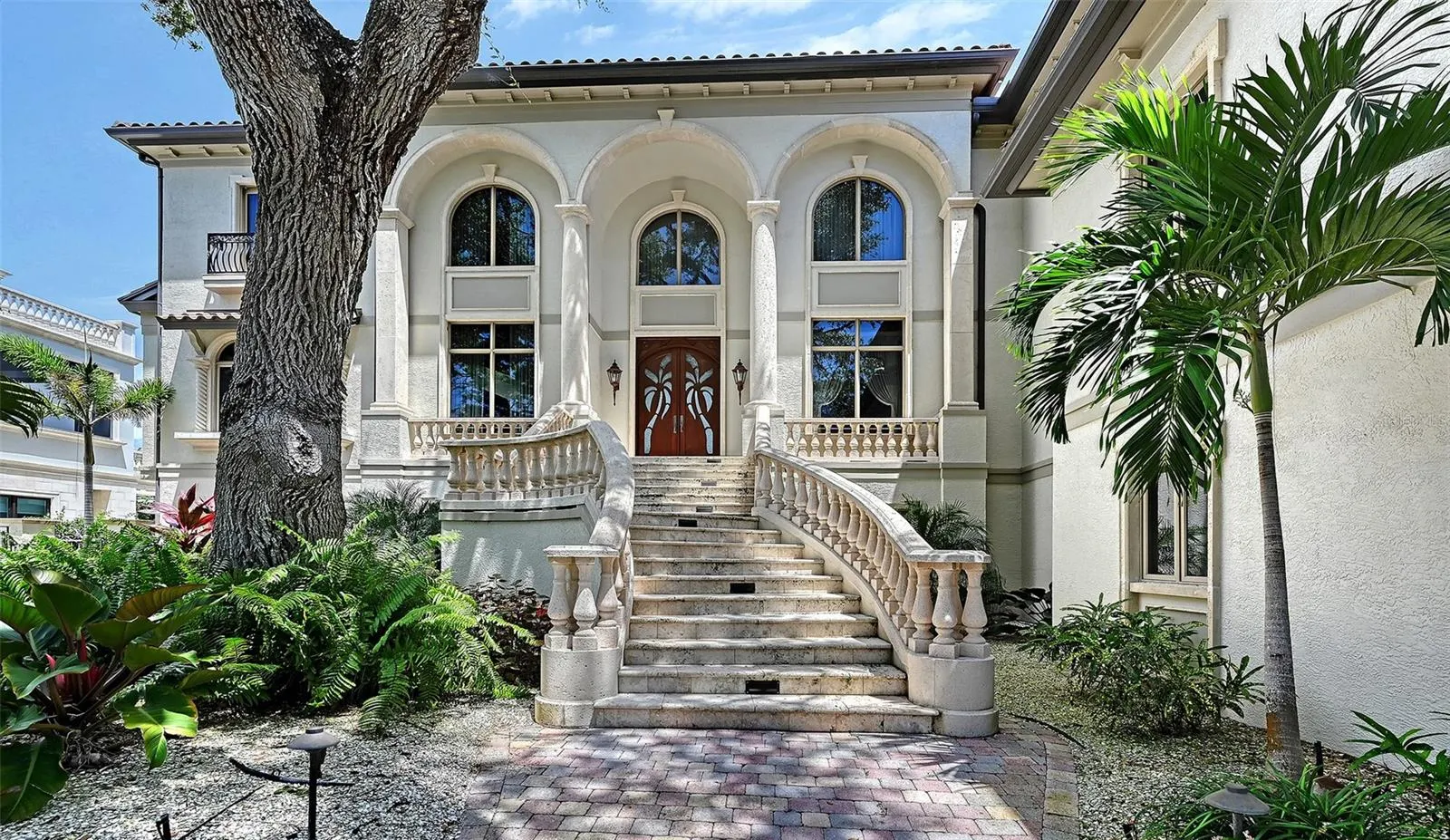 1216 N CASEY KEY RD