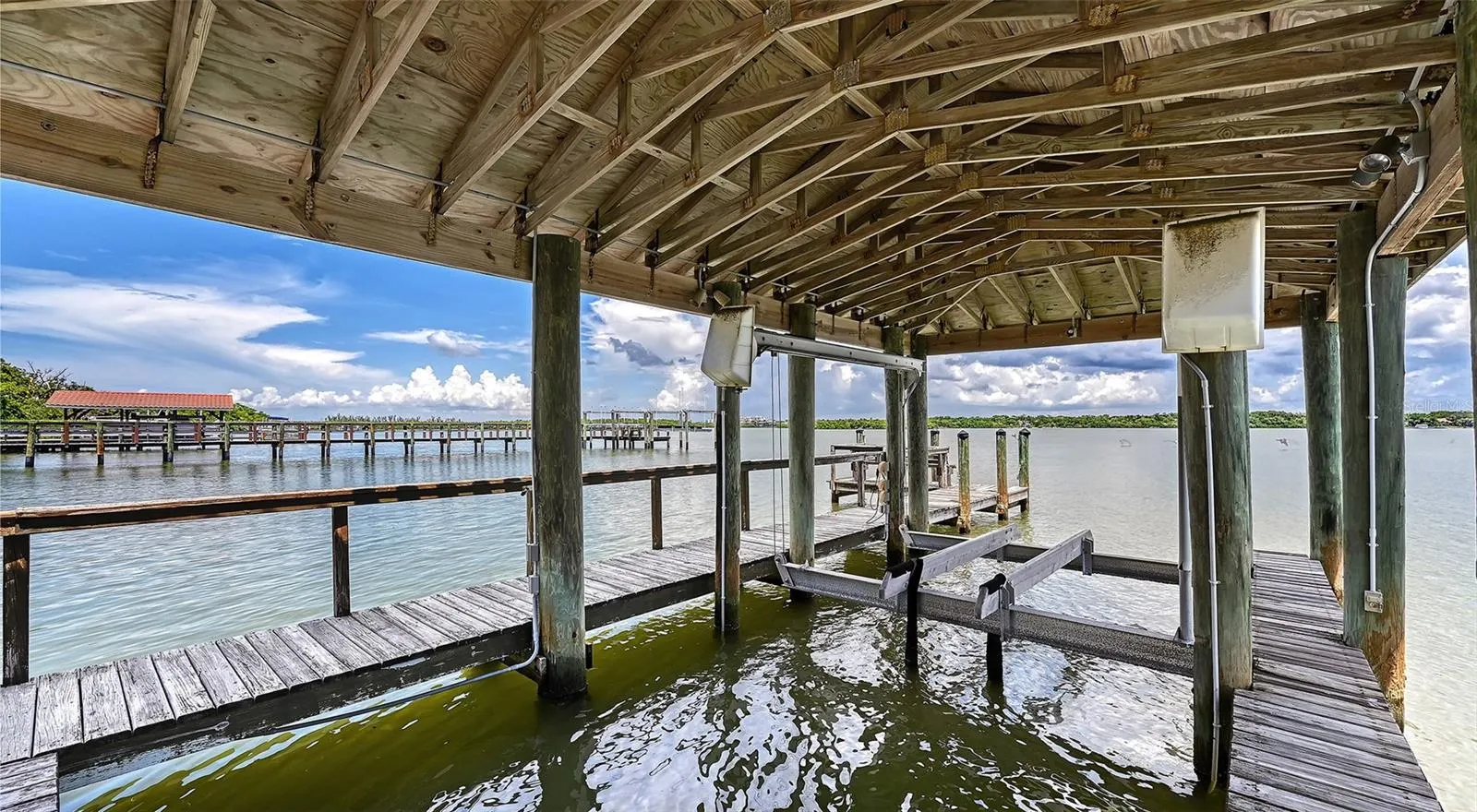 1216 N CASEY KEY RD
