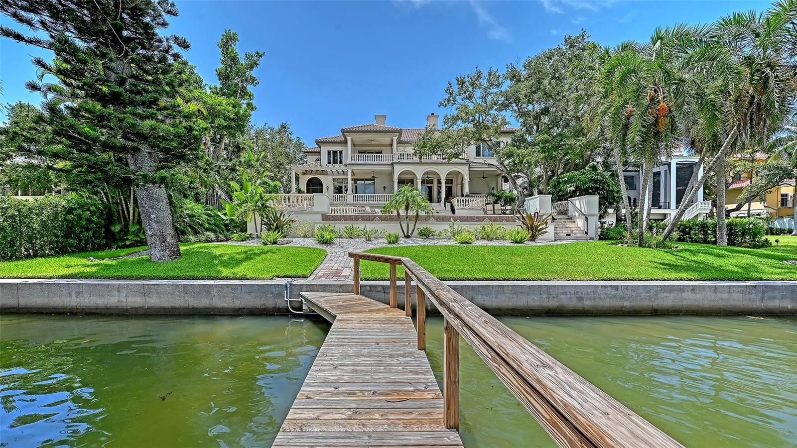 1216 N CASEY KEY RD