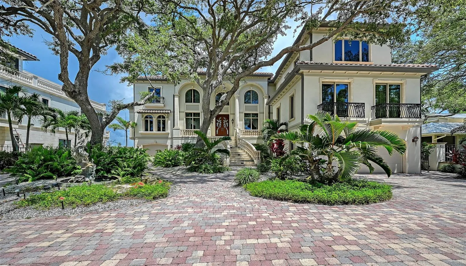 1216 N CASEY KEY RD