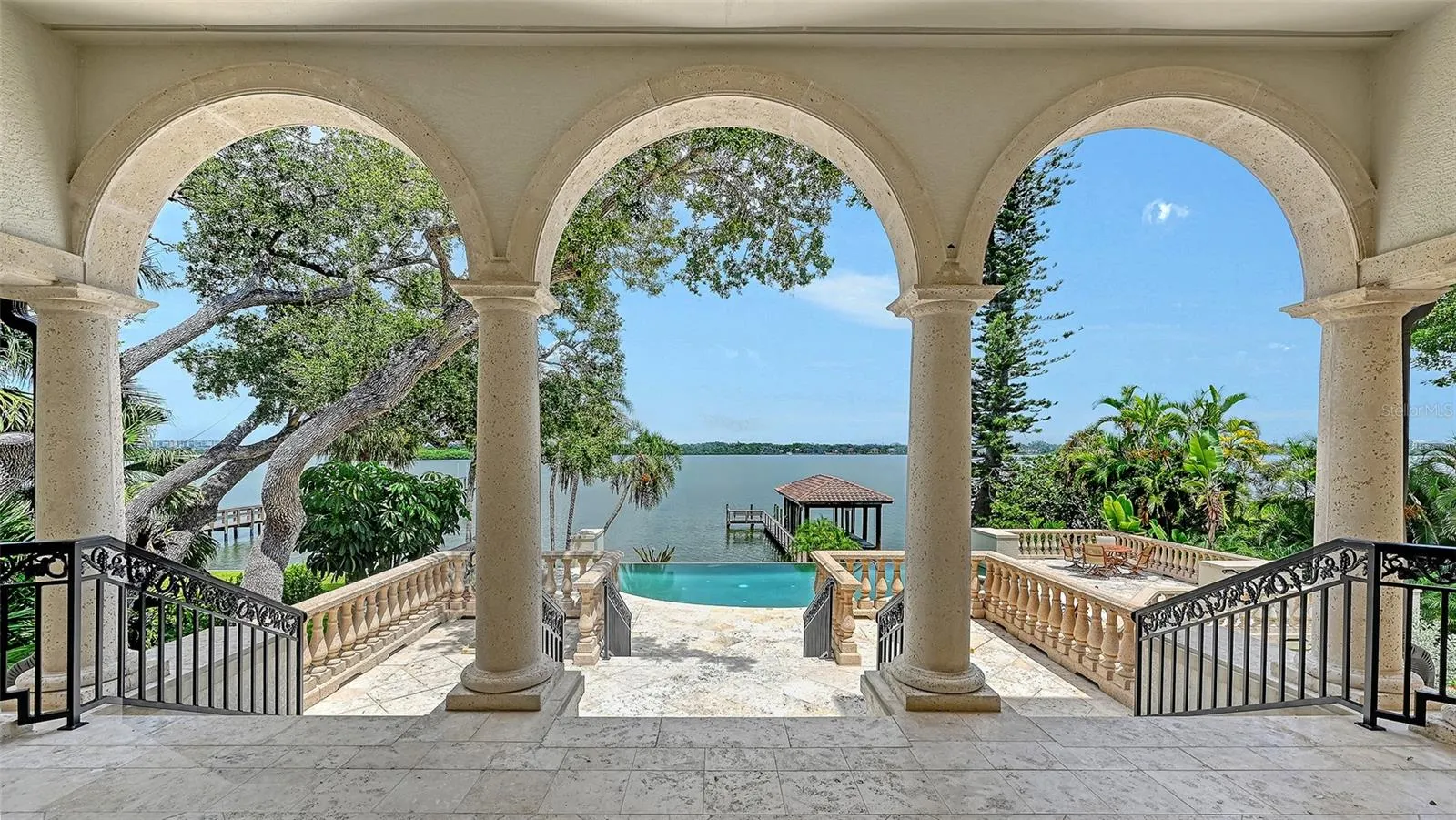 1216 N CASEY KEY RD