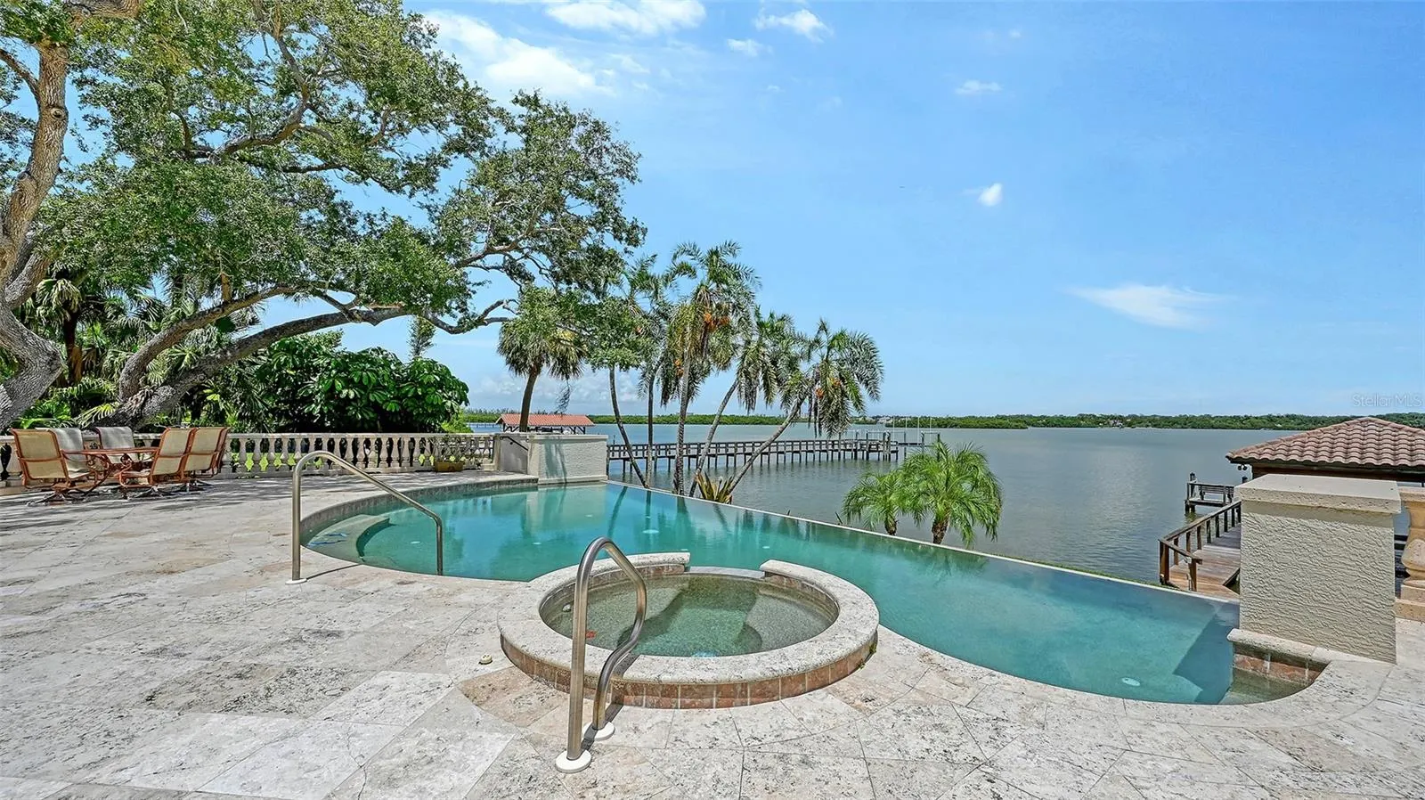 1216 N CASEY KEY RD