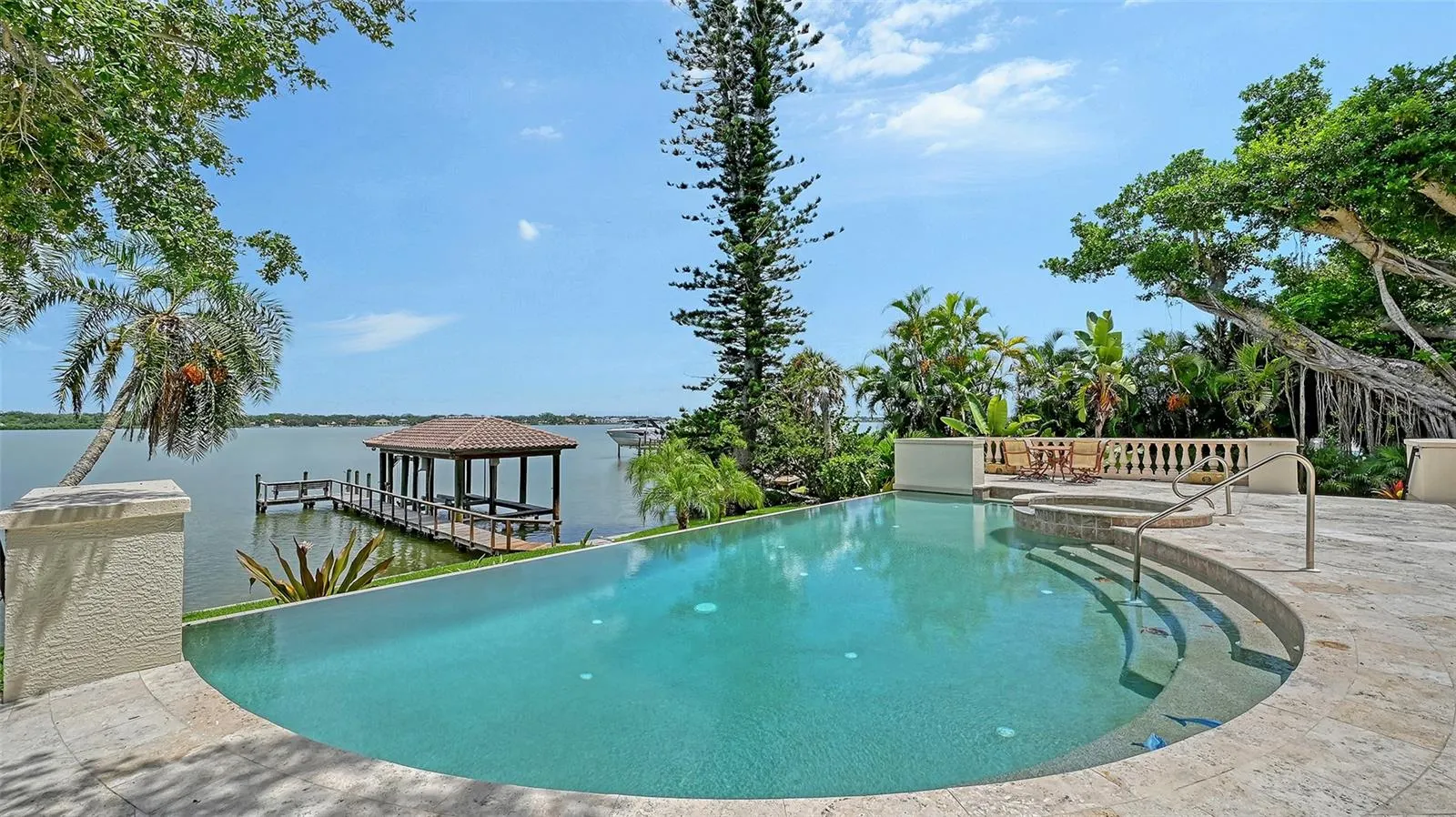 1216 N CASEY KEY RD