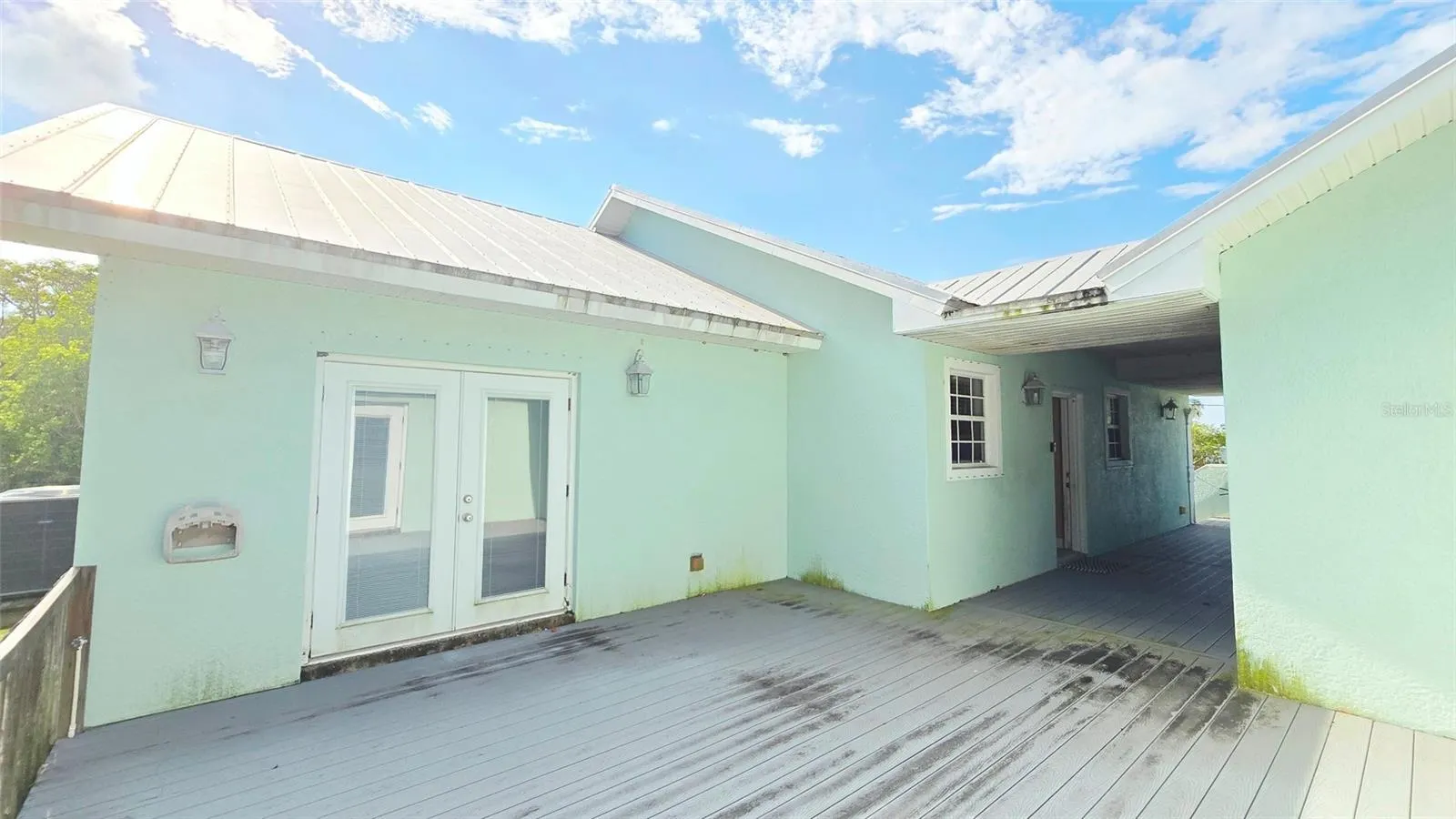 1227 MANGROVE LN