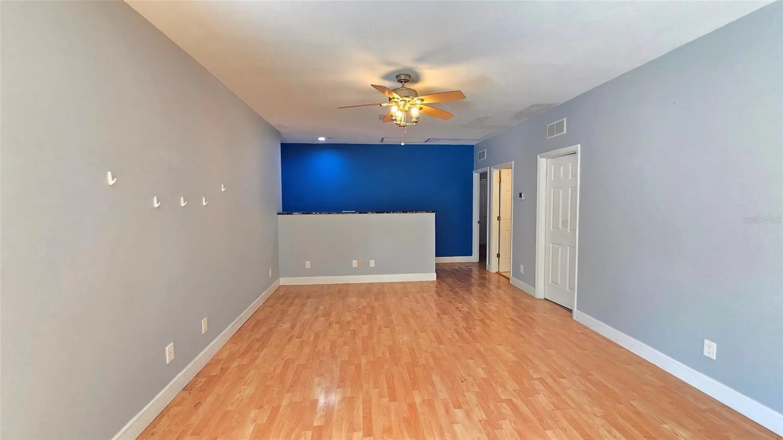 1227 MANGROVE LN