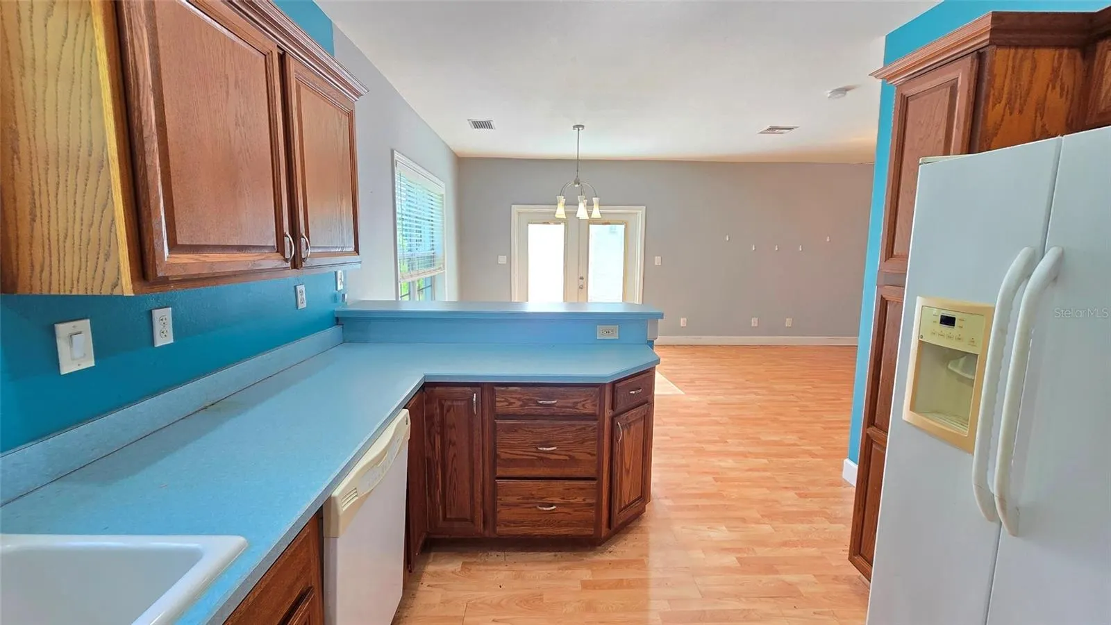 1227 MANGROVE LN