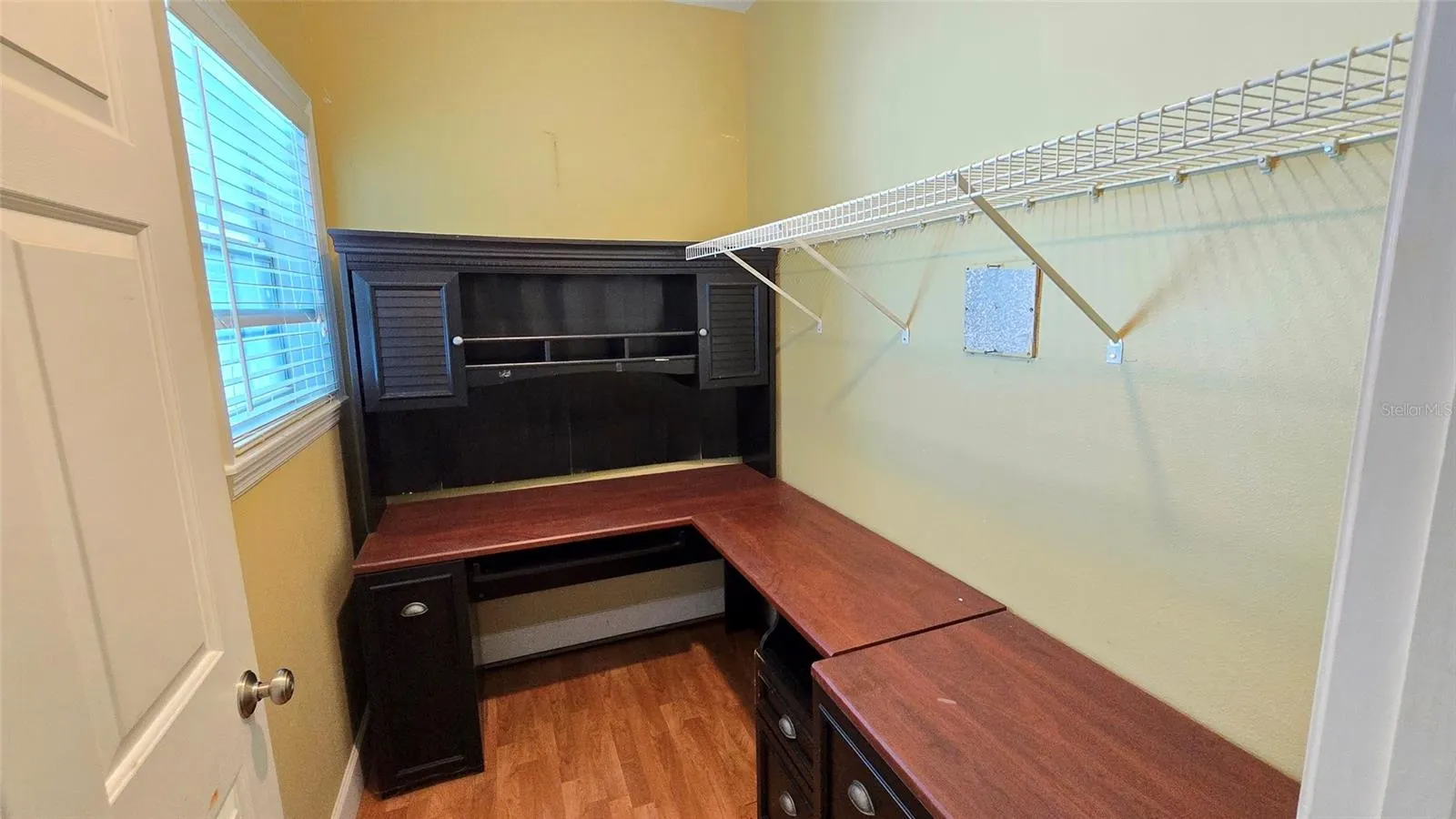 1227 MANGROVE LN