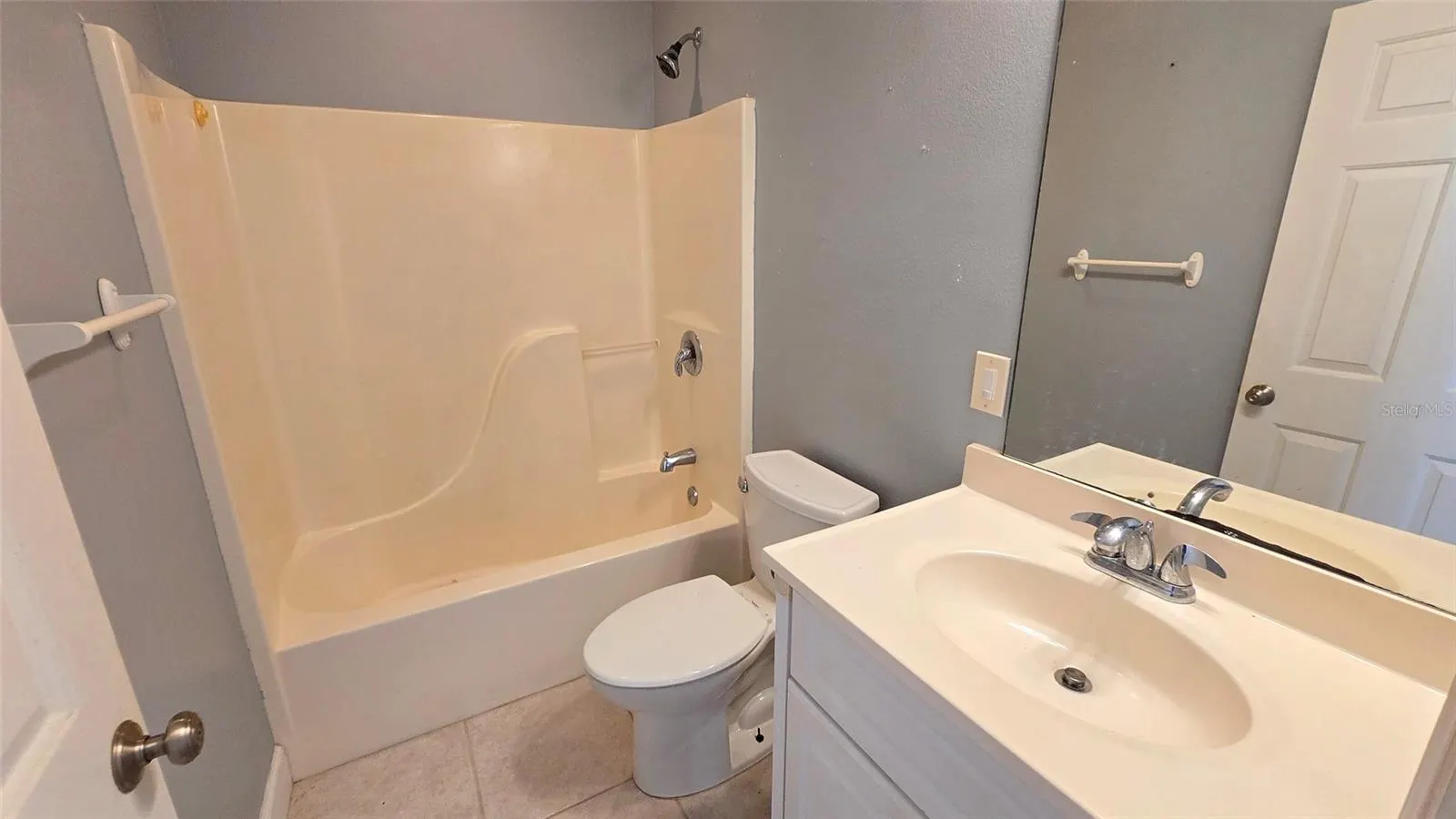1227 MANGROVE LN