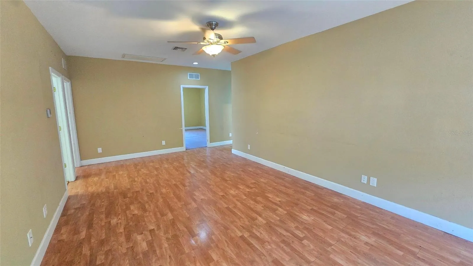 1227 MANGROVE LN