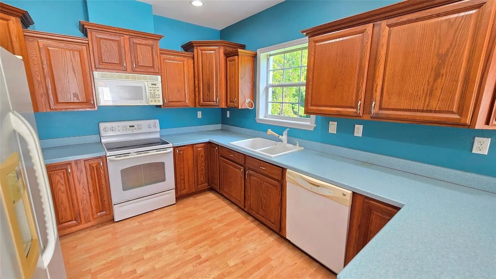 1227 MANGROVE LN