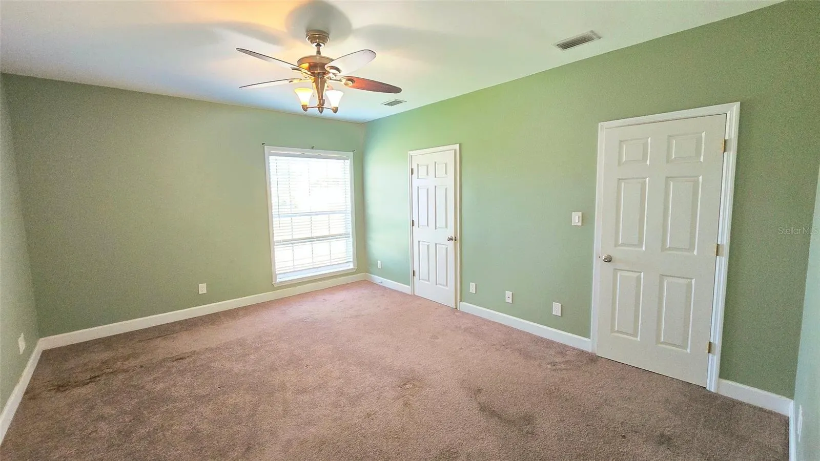 1227 MANGROVE LN