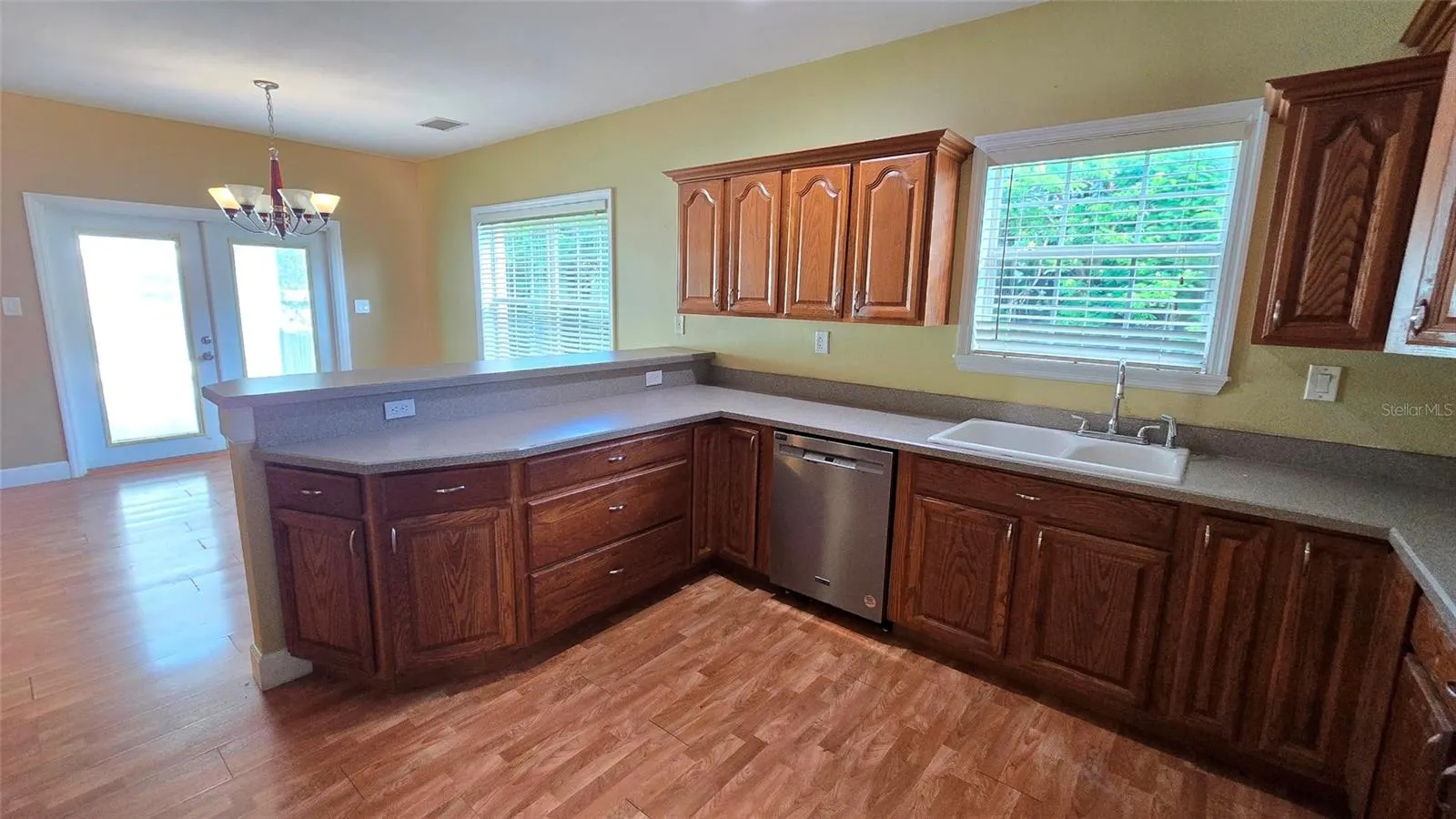 1227 MANGROVE LN