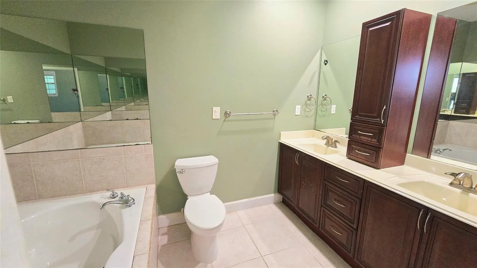 1227 MANGROVE LN