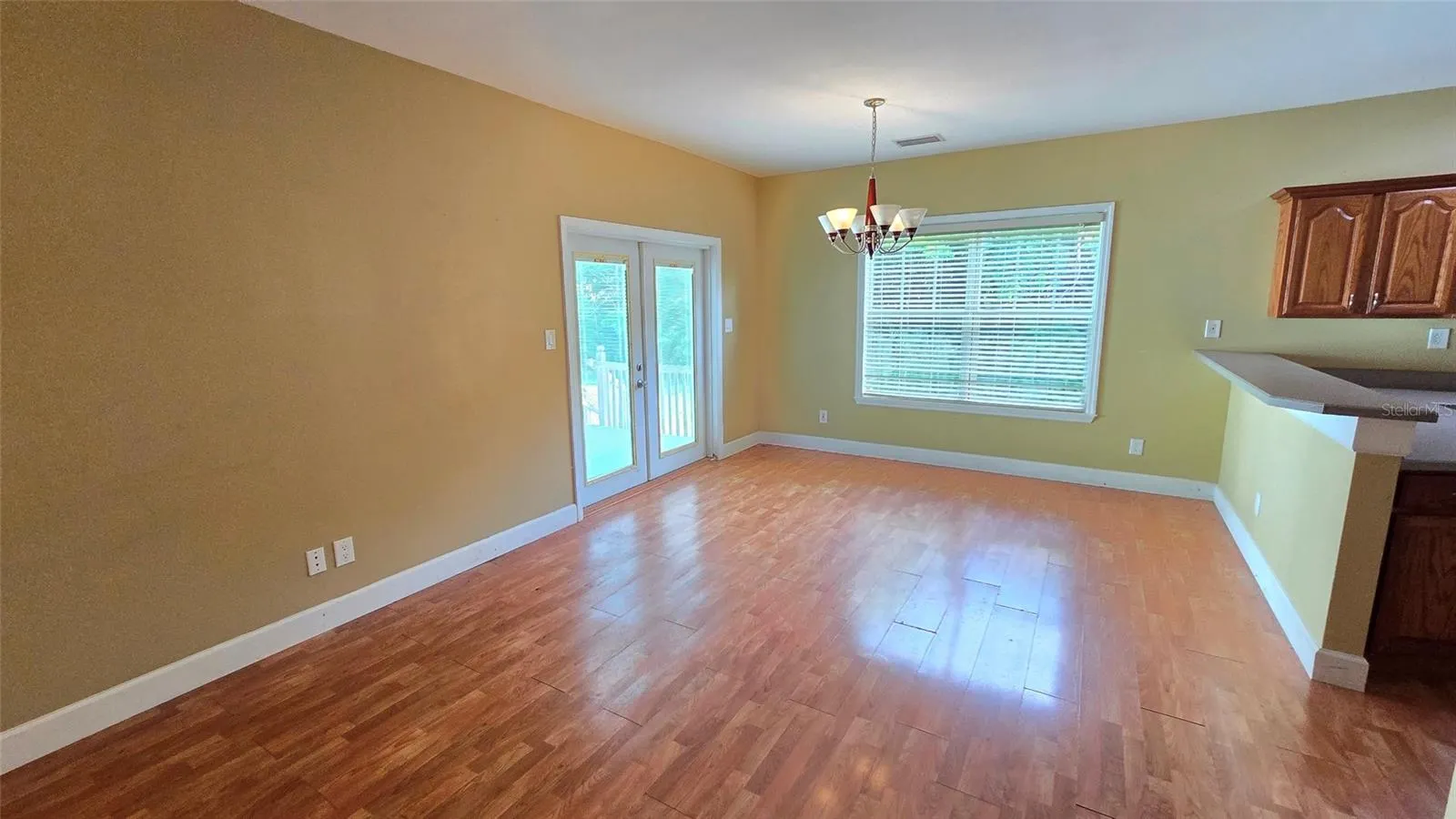 1227 MANGROVE LN