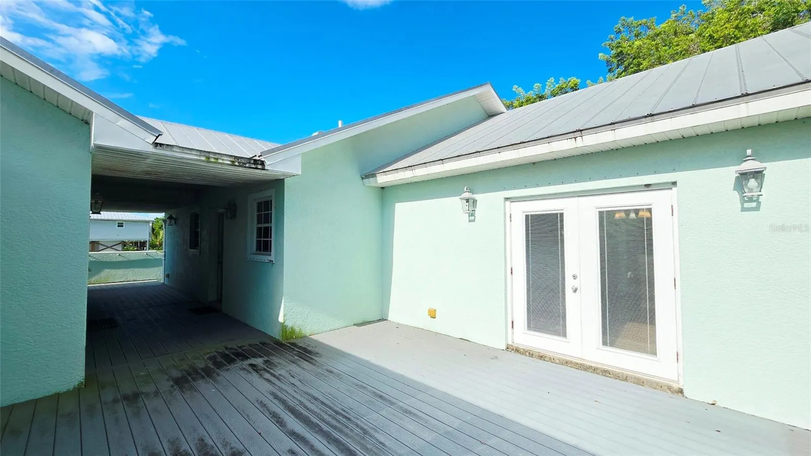 1227 MANGROVE LN