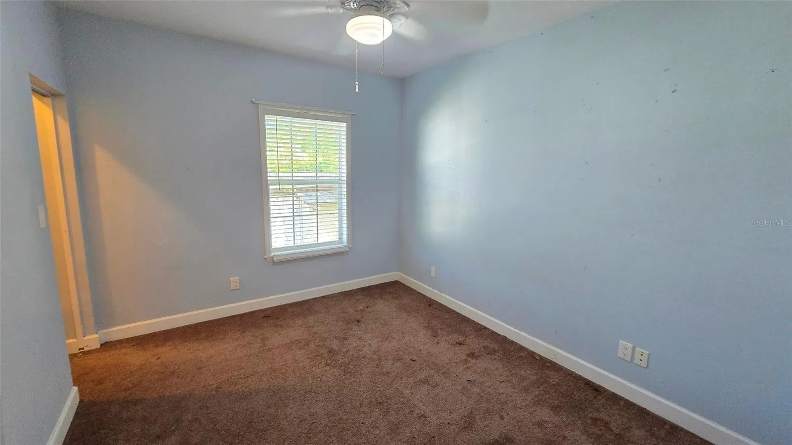 1227 MANGROVE LN