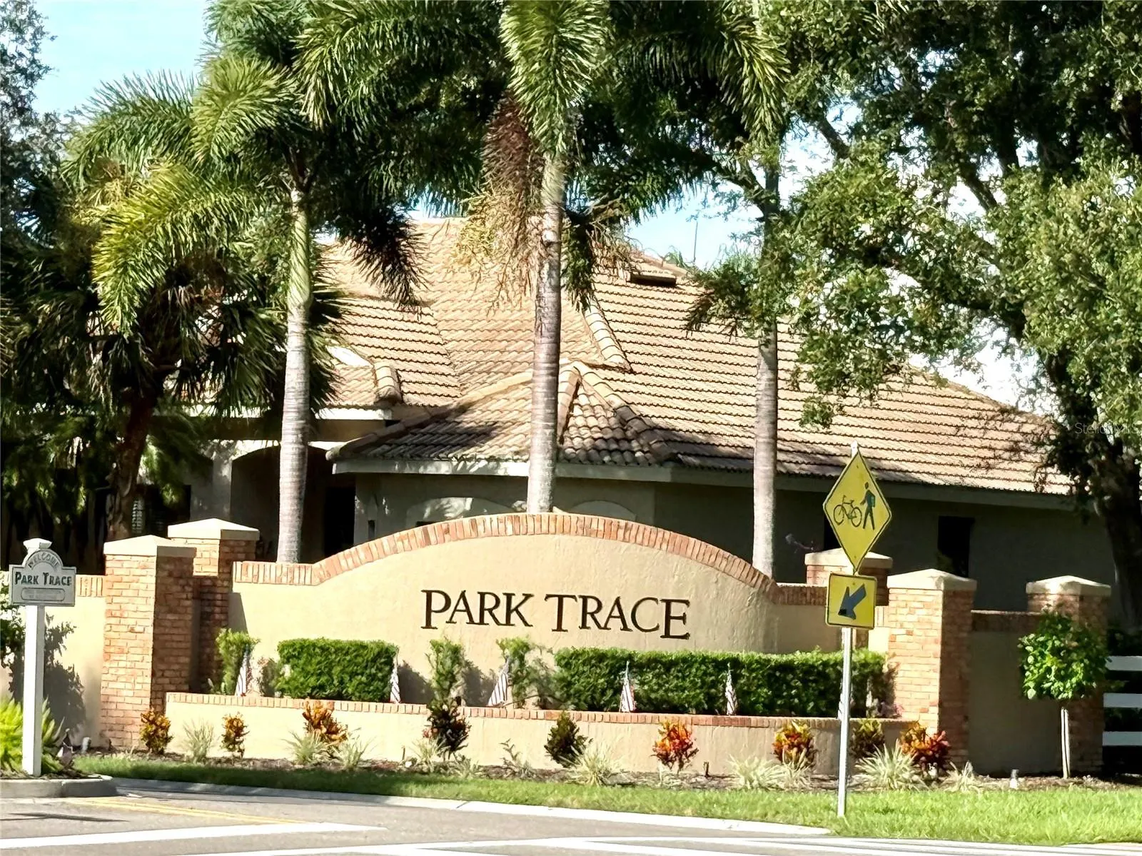 335 PARK TRACE BLVD