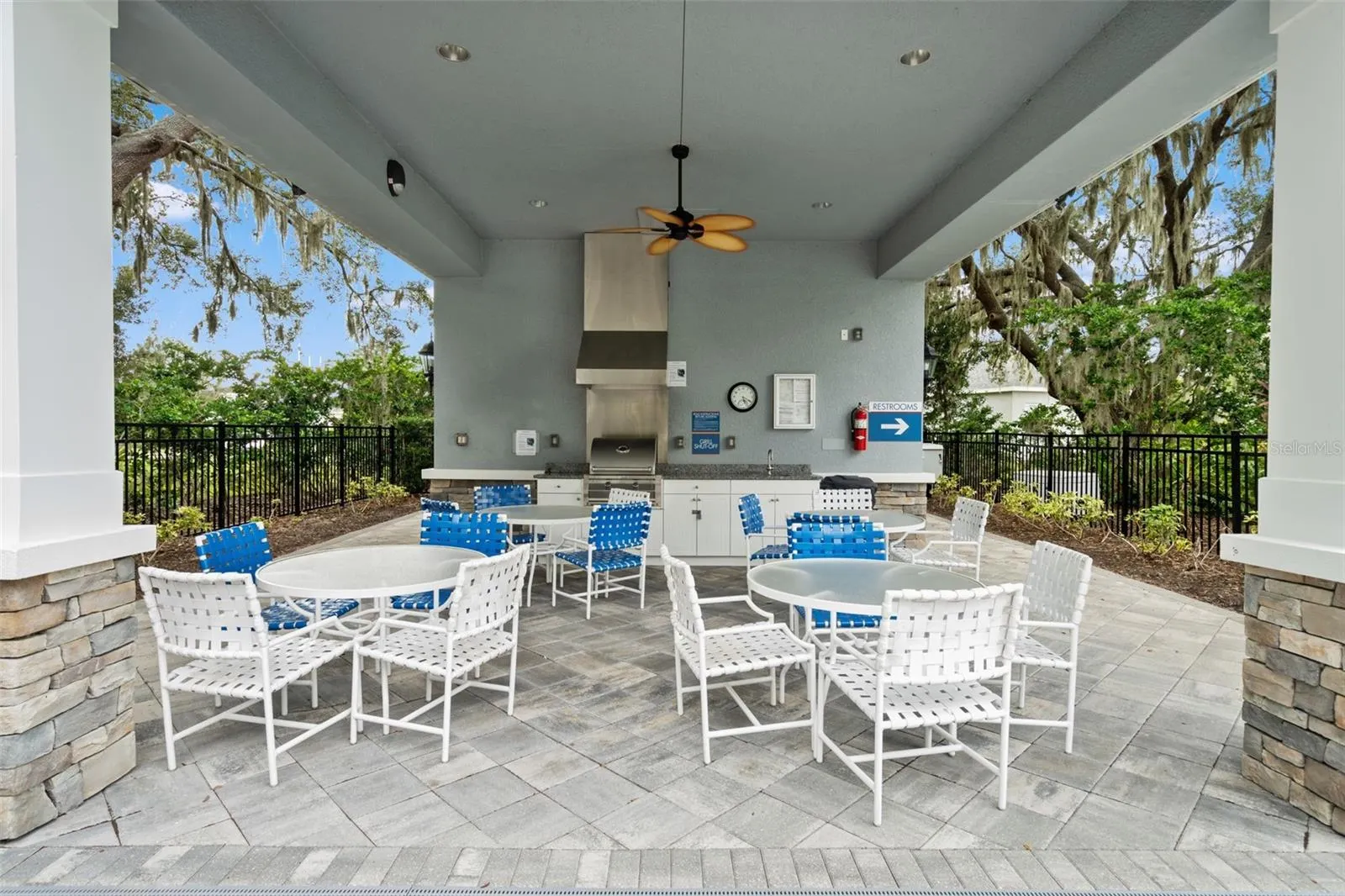 7735 RIDGELAKE CIR