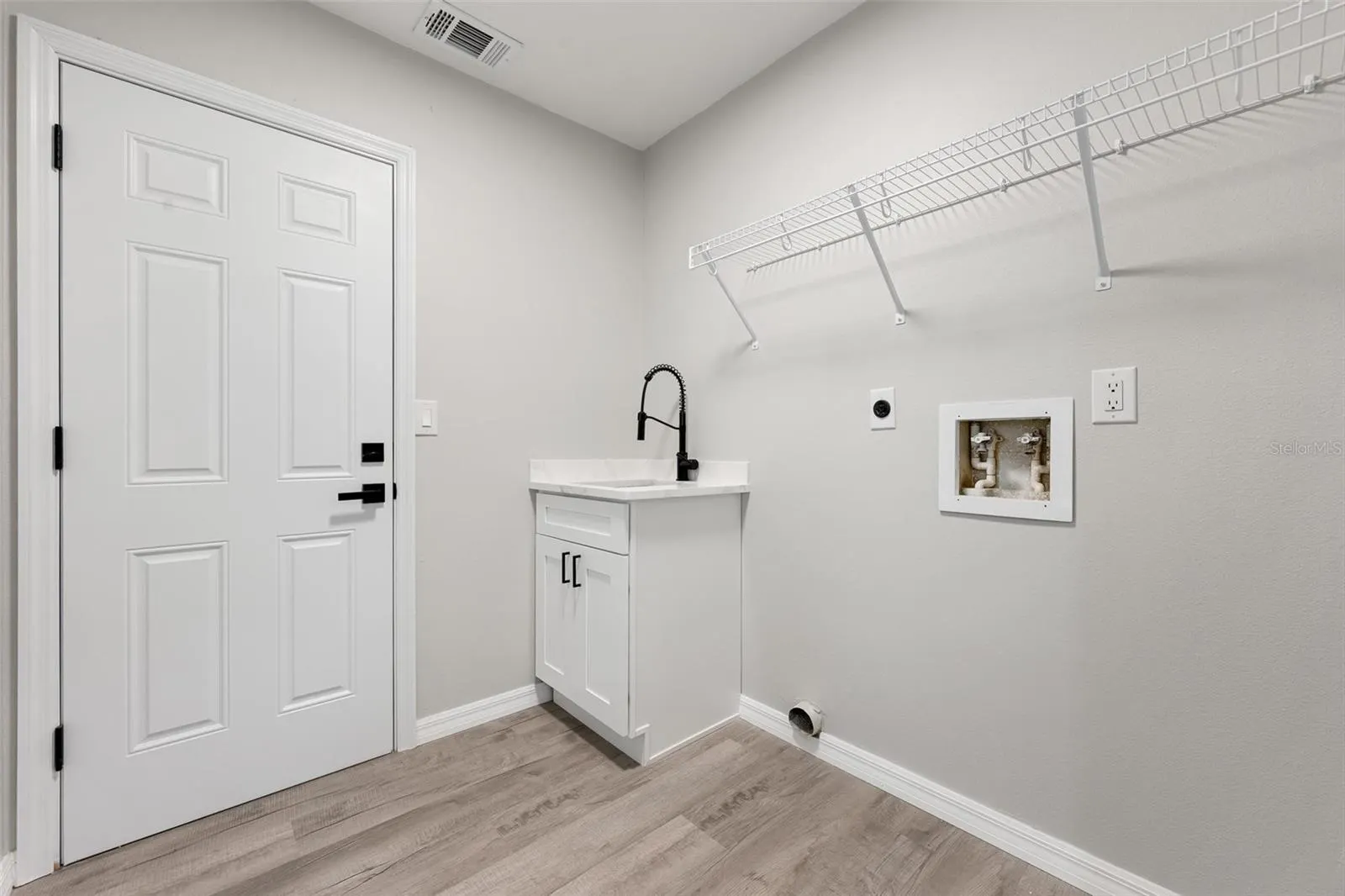 172 SHADY PINE LN