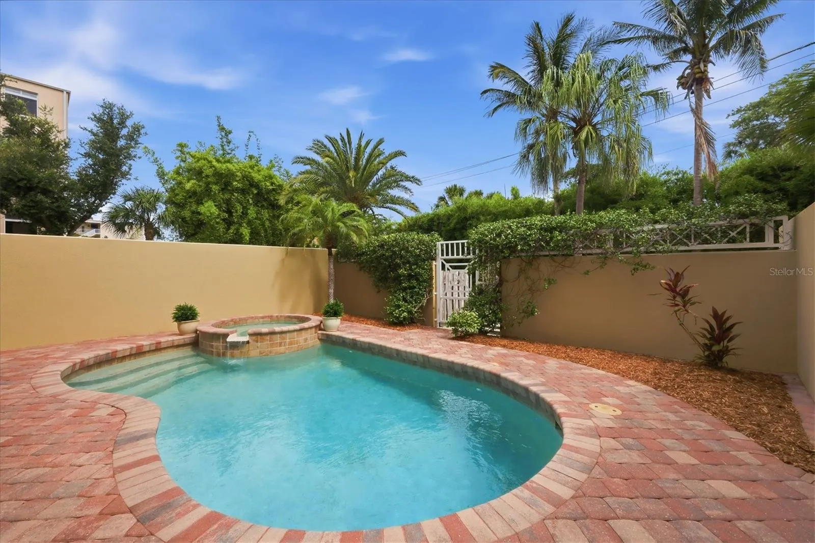 712 GRANADA AVE #2 #2