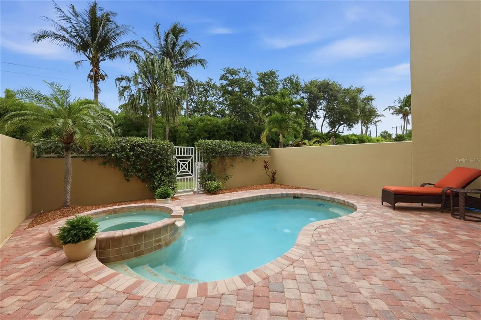 712 GRANADA AVE #2 #2